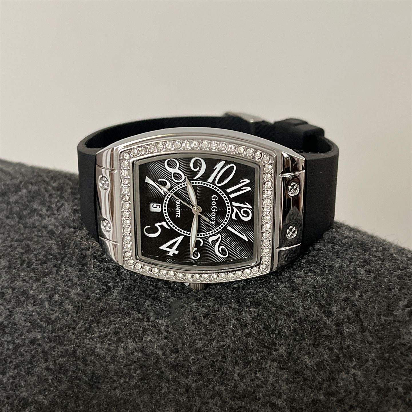 Gogoey quartz watch