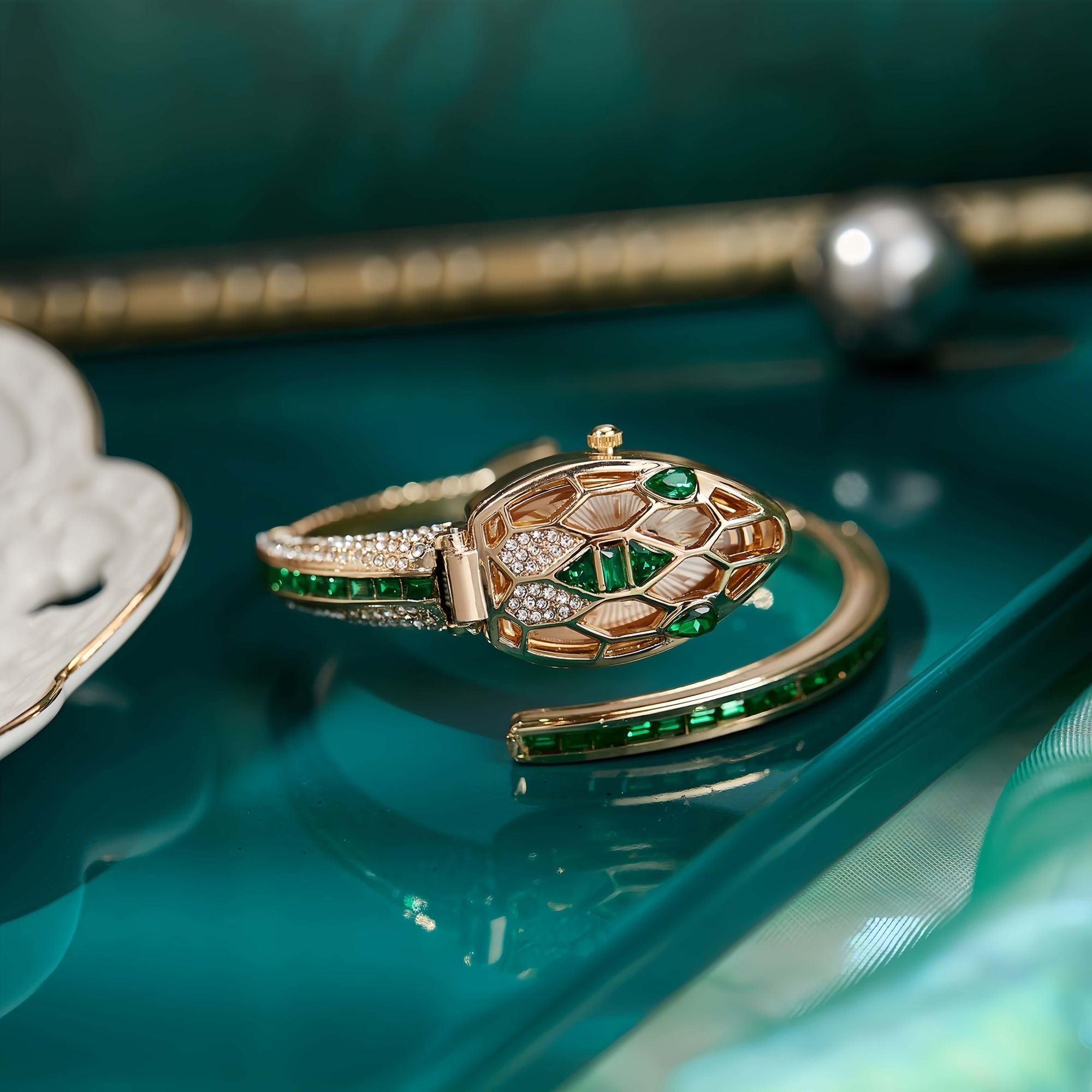 Luolingongjue snake bracelet watch