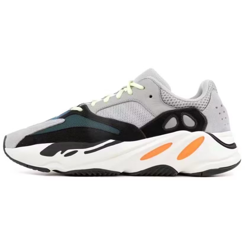 Adidas Yeezy 700